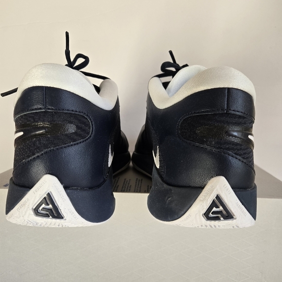 Nike NEW, Dark Navy and White Athletic Shoes.Size 11.5 main image 6